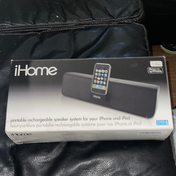 iHome Black Rechargeable Speaker for iPhone and iPod - Picture 1 of 1